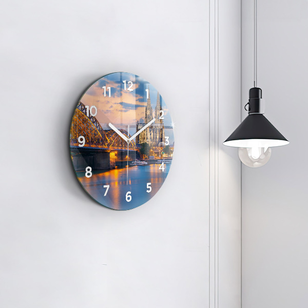 Kulaté skleněné hodiny s fotkou Pohled na radnici