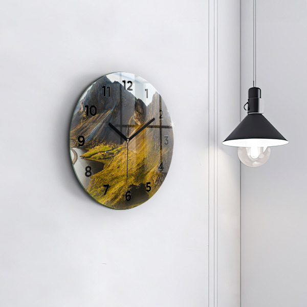 Kulaté skleněné hodiny s fotkou Silnice na Islandu