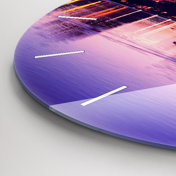 hodiny na skle Večerní panorama města