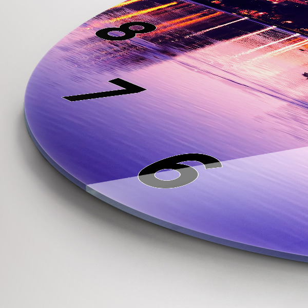 hodiny na skle Večerní panorama města